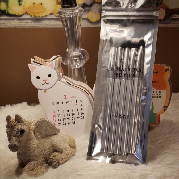 Farah Other - Farah Brush Set new